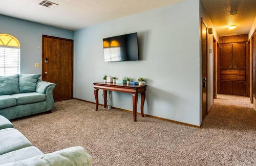 Midwest City Cottage | Pet-friendly Midwest City Home, 10 Mi to Dtwn Okc!