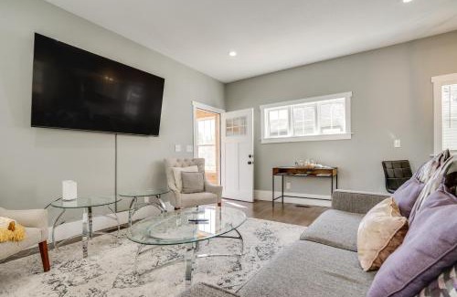 Southwest Minneapolis House | Pet-Friendly Minneapolis Home about 6 Mi to Dtwn!