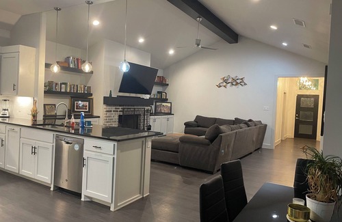 Abilene House | Pet friendly modern home in Abilene - near State Park and lakes