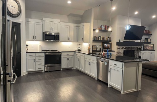 Abilene House | Pet friendly modern home in Abilene - near State Park and lakes