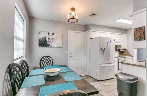 Yukon House | Pet-friendly OKC Getaway in a Quiet Neighborhood