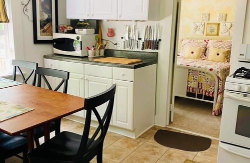 Crumpler Cottage | Pet-friendly, private, refuge. Monthly renters welcome. No extra fees.