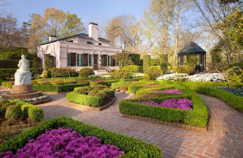 Uptown Apartment | Pet-friendly Property! Comfortable Unit, Outdoor Pool, Near to Bayou Bend!