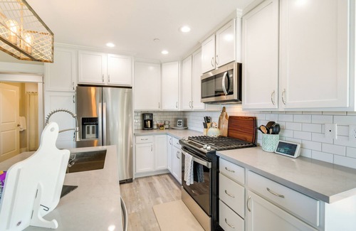 Ocean Shores House | Pet-Friendly Retreat w/Fenced Yard & Fire Pit