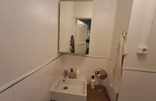 Elimaki House | Pet Friendly Retreat - Sleeps 8 with Sauna