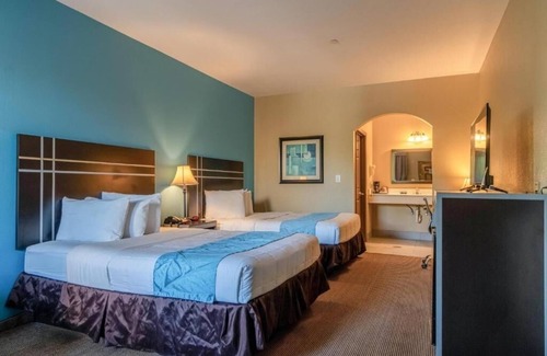 Moulton Hotel | Pet Friendly Room With Parking Near Kloesel’s And Breakfast Included