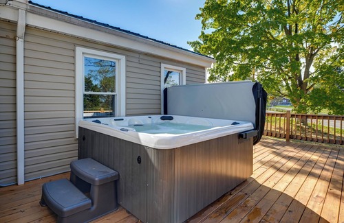 Ovid Cottage | Pet-friendly Seneca Lake Home w/Private Deck