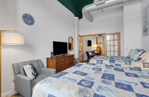 Canal Park House | Pet-friendly, Ship View, Canal Park, Condo, Pool