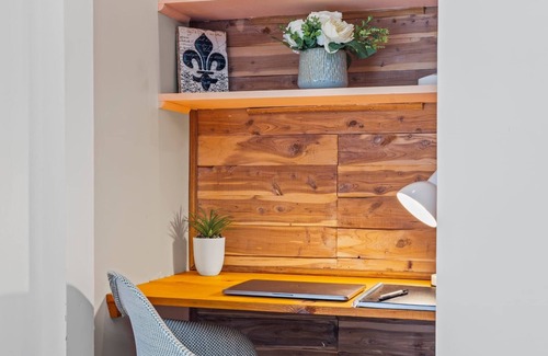 Venice Gardens House | Pet-Friendly Stay 4miles to Beach