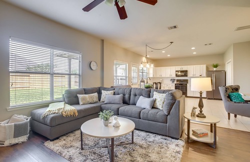 Tomball House | Pet-Friendly Tomball Home ~ 8 Mi to Burroughs Park