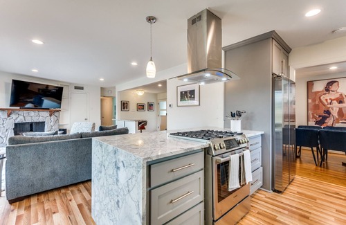 Northwest Dallas House | Pet friendly Urban Oasis