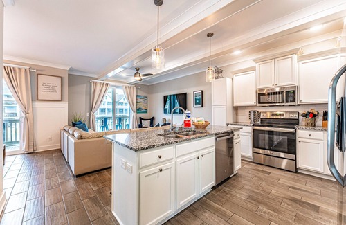 Folly Field House | Pet Friendly| HeatedPool| Kids Room| Beach Equipment |Short walk to the Beach