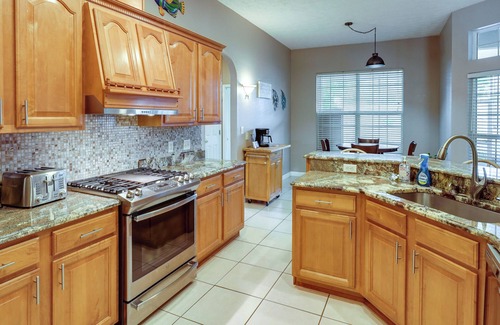 Thomas Drive House | Pet-Friendly Panama City Beach Home Near Beaches!