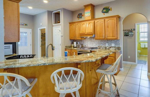 Thomas Drive House | Pet-Friendly Panama City Beach Home Near Beaches!