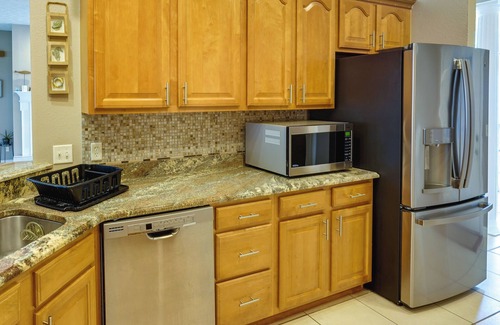 Thomas Drive House | Pet-Friendly Panama City Beach Home Near Beaches!