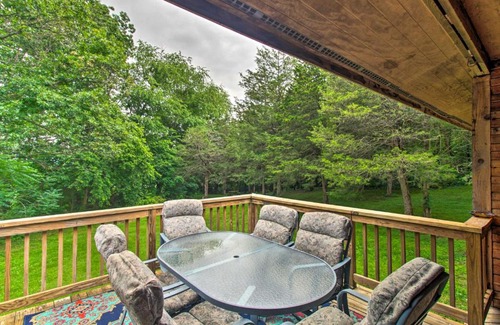 Weyers Cave House | Pet-Friendly VA Home about 30 Mi to Shenandoah NP