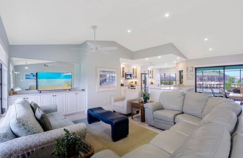 Marco Island House | Pet-friendly waterfront home on key lot w/view
