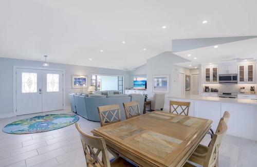 Marco Island House | Pet-friendly waterfront home on key lot w/view