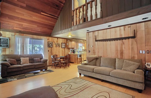 Brookville House | Pet Friendly | Wi-Fi | Firepit | TV