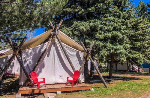Palisades RV Rental | Pet Friendly Zen Luxury Glamping tent