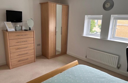 Peterborough House | Peterborough, Hampton Vale Lakeside En-Suite Large Double bedroom with great modern facilities