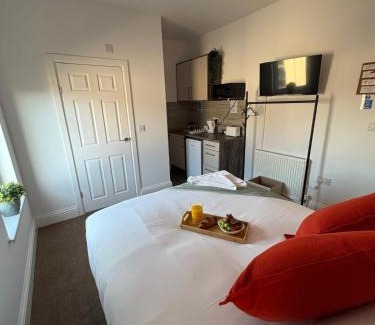 Peterborough Apartment | Peterborough Modern Studio 6