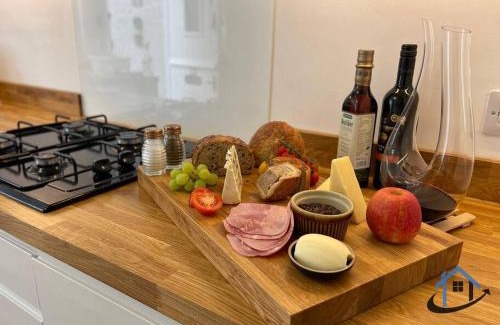 Twywell House | Petham Cottage Stanwick 2 bed sleeps 6