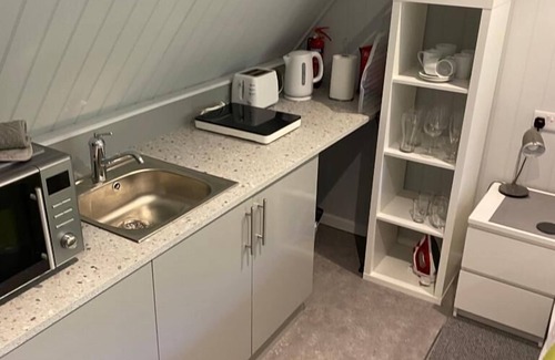 St Leonards Bed & Breakfast | Petherton Cottage Studios