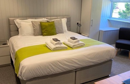 St Leonards Bed & Breakfast | Petherton Cottage Studios