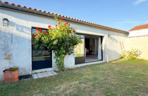 Aytre Apartment | Petit Albert