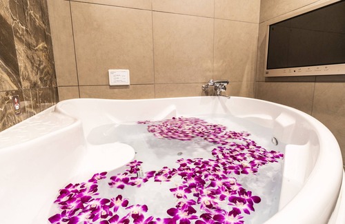 Shinjuku Hotel | Petit Bali Forest Shinjuku Sanchome