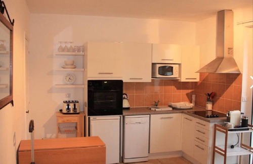 Puy-l'Eveque House | Petit Vue Vert - One Bedroom Gite with heated pool on edge of medieval village