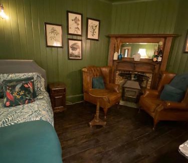 St Margaret's at Cliffe House | Petite Jessamine