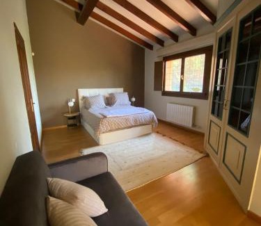 Valverde de la Virgen House | Petite Maison