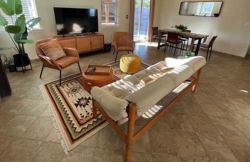 Westside House | Petroglyph Paradise