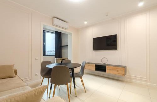 Kyiv Apartment | Petrovdom Apartments 13-141 in RC New York Concept House, 74 Antonovycha Street
