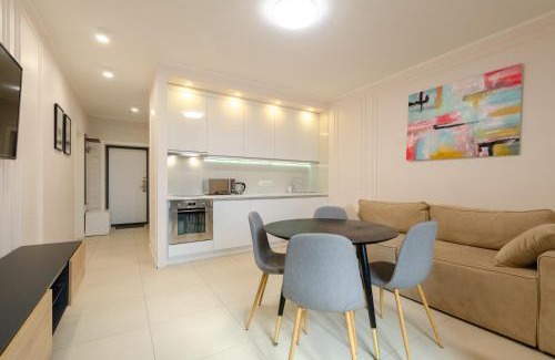 Kyiv Apartment | Petrovdom Apartments 13-141 in RC New York Concept House, 74 Antonovycha Street