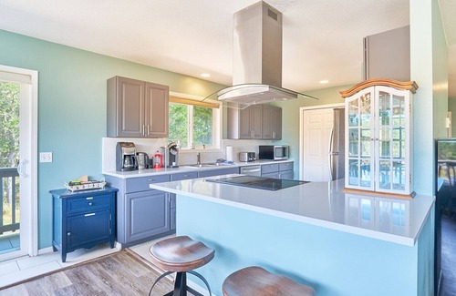 Seaview House | Pets OK, Fenced Yard, Playset, Walk to Beach, Pool Table, VolleyBal (45th)