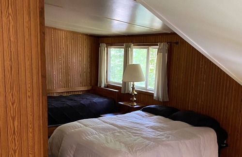 Northville House | PETS Welcome Book Now For Ski Season