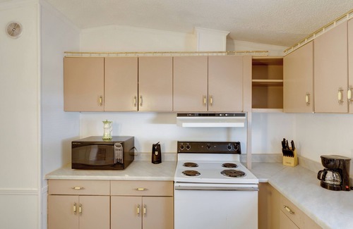 Langston House | Pets Welcome: Quiet Retreat Near Lake Guntersville