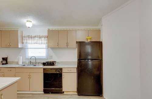 Langston House | Pets Welcome: Quiet Retreat Near Lake Guntersville