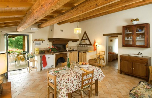 Cagli Apartment | Pettirosso apartment in the Marche in La Maestade property