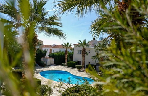 Peyia Town Apartment | Peyia Fontana - Executive spacious 2-bedroom apartment with Hot Tub & sea views