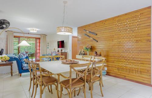 Praia do Forte Apartment | PF08 Condomínio à Beira-Mar com 3 Suítes na Praia do Forte