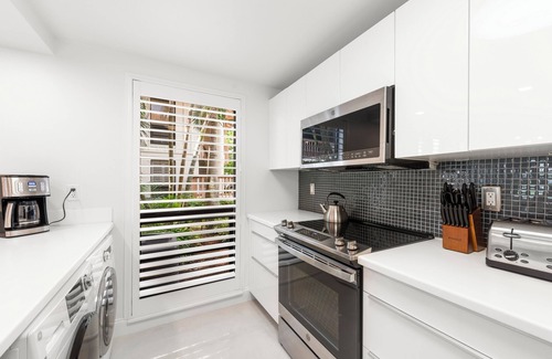Hunt Club Apartment | PGA National Private Entrance Condo - Golf Course Views -Renovated 2023