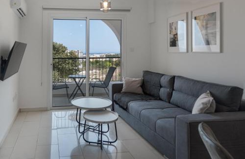 Old Town Apartment | Phaedrus Living Golden Seaview Residence