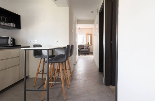 City Centre Apartment | Phaedrus Living: Mini Art House Rivera