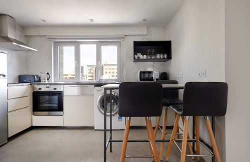 City Centre Apartment | Phaedrus Living: Mini Art House Rivera
