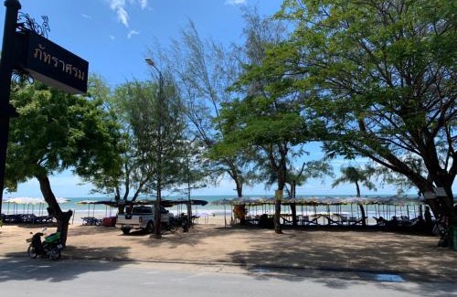 Cha-am Hotel | Phattrasom Villa ภัทราศรม วิลล่า