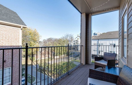 West End Condo | Phillips Place Condo 05